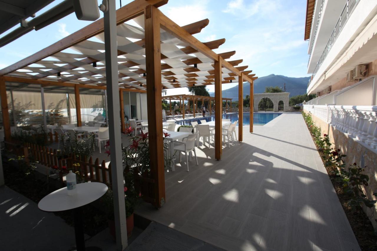 Hotel Riviera Борш Екстериор снимка