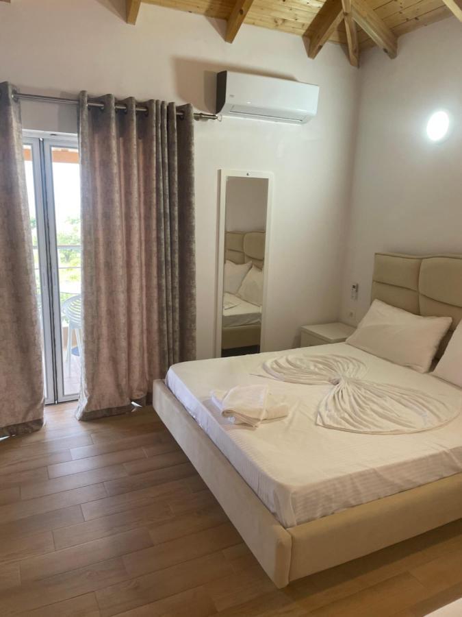 Hotel Riviera Борш Екстериор снимка